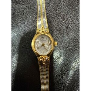 Dainty Vintage Waltham Ladies Quartz Watch Gold Accents, Leaf Motif need battery